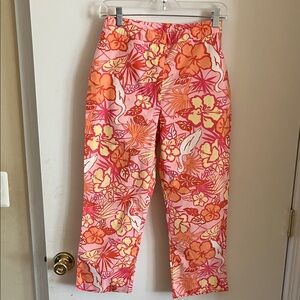 Lilly Pulitzer floral woman capri pants